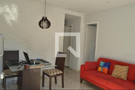 Sala de casa de condomínio à venda com 2 quartos, 70m² em Tanque, Rio de Janeiro