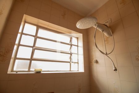 Casa à venda com 160m², 3 quartos e 2 vagasBanheiro