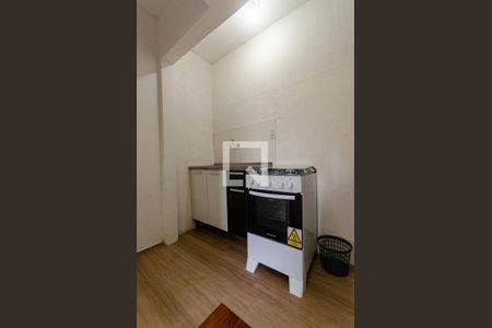 Cozinha de kitnet/studio para alugar com 1 quarto, 27m² em Medianeira, Porto Alegre