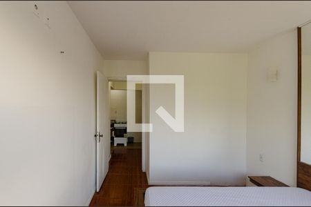 Detalhe Quarto / Sala de kitnet/studio para alugar com 1 quarto, 27m² em Medianeira, Porto Alegre