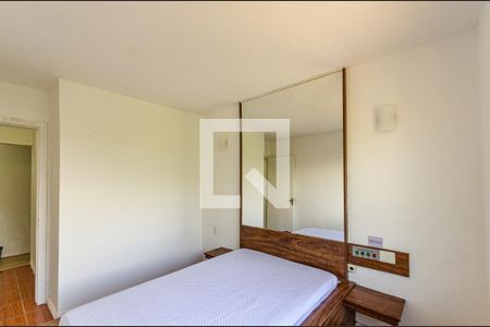 Quarto / Sala de kitnet/studio para alugar com 1 quarto, 27m² em Medianeira, Porto Alegre