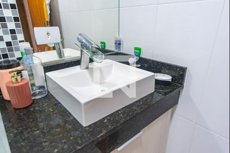 Banheiro Social de apartamento à venda com 3 quartos, 70m² em Vila Santo Alberto, Santo André
