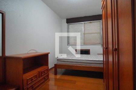 Quarto 1 de apartamento para alugar com 2 quartos, 43m² em Jardim Sabará, Porto Alegre