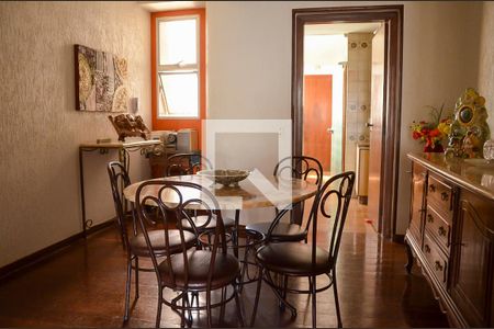 Apartamento à venda com 195m², 4 quartos e 2 vagasCopa