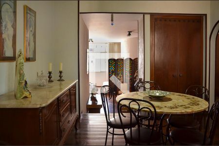 Apartamento à venda com 195m², 4 quartos e 2 vagasCopa