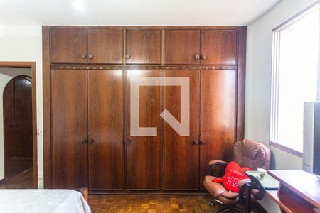 Apartamento à venda com 195m², 4 quartos e 2 vagasArmário da Suíte