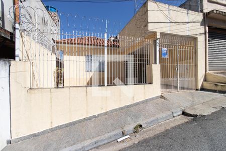 Casa para alugar com 70m², 2 quartos e 4 vagasFachada