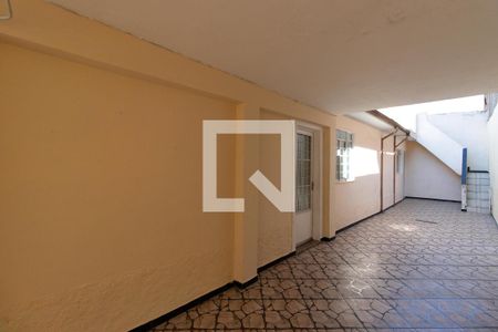 Casa para alugar com 70m², 2 quartos e 4 vagasQuintal