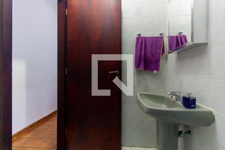 Lavabo de casa para alugar com 3 quartos, 141m² em Jardim Teresa, São Paulo