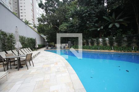 Apartamento à venda com 238m², 4 quartos e 4 vagasÁrea comum - Piscina