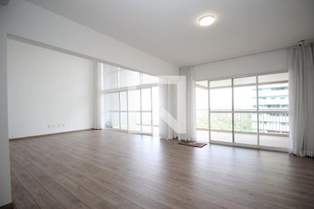 Apartamento à venda com 238m², 4 quartos e 4 vagassala