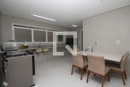 Apartamento à venda com 238m², 4 quartos e 4 vagasCozinha
