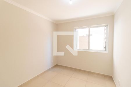 Quarto 1 de apartamento para alugar com 2 quartos, 73m² em Uberaba, Curitiba