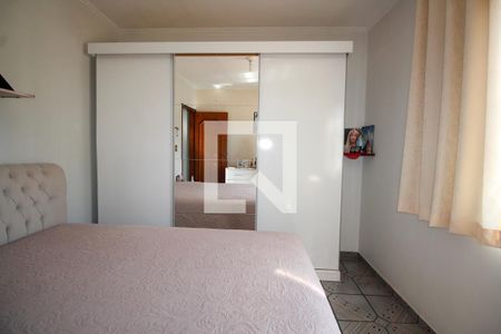 Casa à venda com 266m², 4 quartos e 3 vagasQuarto 2