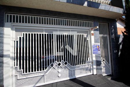 Casa à venda com 266m², 4 quartos e 3 vagasFachada