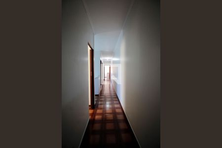 Casa à venda com 266m², 4 quartos e 3 vagasCorredor 2