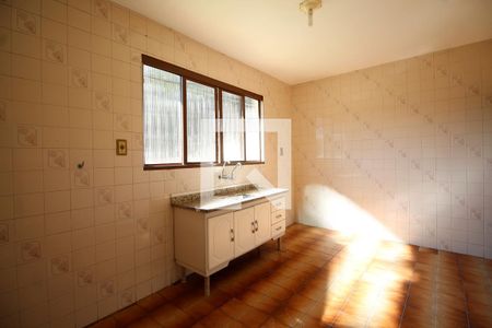 Casa à venda com 266m², 4 quartos e 3 vagasEdícula - Cozinha