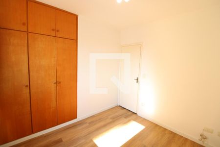 Quarto 2 de apartamento para alugar com 2 quartos, 52m² em Santa Teresinha, São Paulo