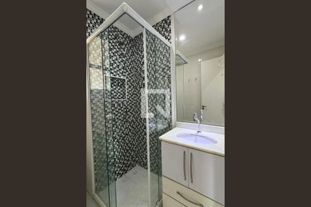 Banheiro Social de apartamento à venda com 3 quartos, 80m² em Jardim Tupanci, Barueri