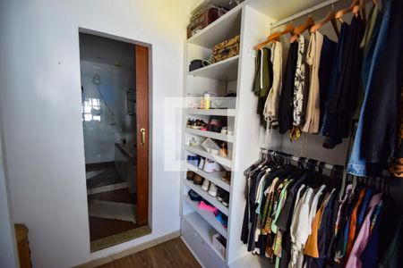 Casa de condomínio à venda com 180m², 4 quartos e 2 vagasCloset - Quarto 4 (Suíte Master)