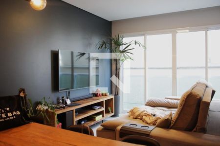 Sala de casa de condomínio para alugar com 2 quartos, 130m² em Vila Canero, São Paulo