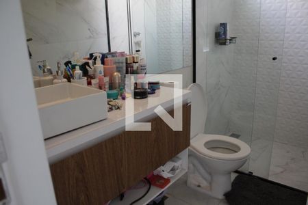 Casa de condomínio à venda com 130m², 2 quartos e 2 vagasBanheiro da Suíte 1