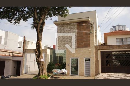 Casa de condomínio à venda com 130m², 2 quartos e 2 vagasFachada