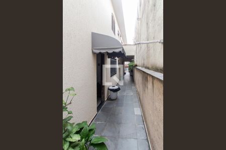 Casa à venda com 280m², 3 quartos e 8 vagasCorredor 