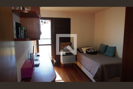 Apartamento à venda com 247m², 4 quartos e 3 vagasQuarto 