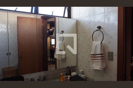 Apartamento à venda com 247m², 4 quartos e 3 vagasBanheiro