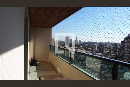 Apartamento à venda com 247m², 4 quartos e 3 vagasSacada