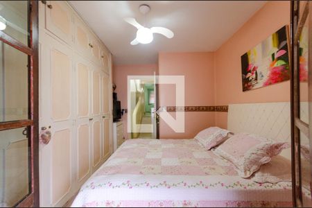 Casa à venda com 234m², 4 quartos e 2 vagasSuíte