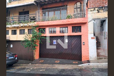 Casa à venda com 234m², 4 quartos e 2 vagasFachada