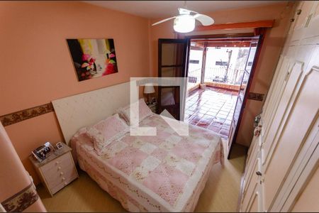 Casa à venda com 234m², 4 quartos e 2 vagasSuíte