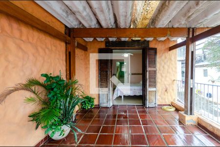 Casa à venda com 234m², 4 quartos e 2 vagasSacada da suíte