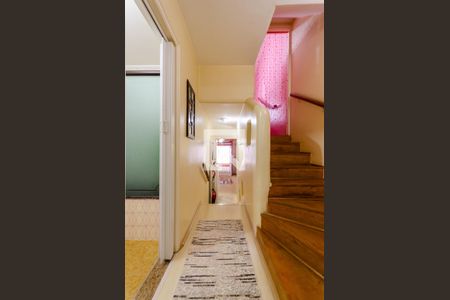 Casa à venda com 234m², 4 quartos e 2 vagasCorredor