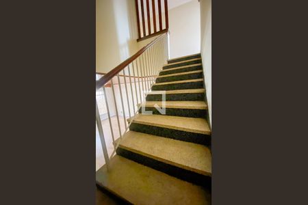 Escada de casa para alugar com 3 quartos, 213m² em Centro, Santo André