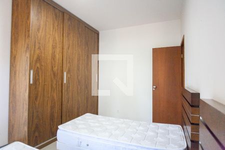quarto 1 de casa de condomínio à venda com 5 quartos, 366m² em Retiro do Chalé, Brumadinho