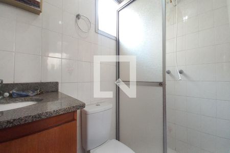 Banheiro da Suíte 1 de apartamento para alugar com 2 quartos, 100m² em Botafogo, Campinas