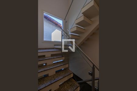 Escada de casa à venda com 4 quartos, 150m² em Jardim Santa Clara, Guarulhos