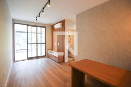 Sala de apartamento para alugar com 2 quartos, 75m² em Indianópolis, São Paulo