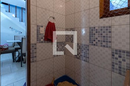 lavabo_3 de casa à venda com 4 quartos, 327m² em Vila Brasilina, São Paulo