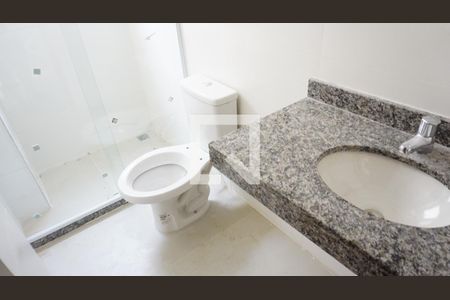 Casa de condomínio à venda com 220m², 3 quartos e 5 vagasBanheiro