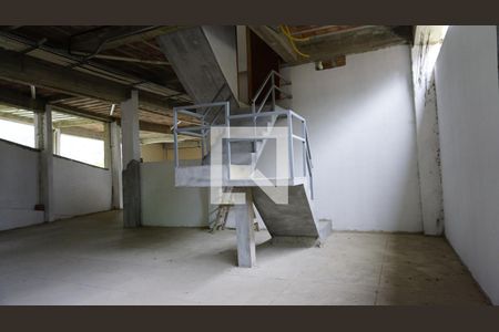 Casa de condomínio à venda com 220m², 3 quartos e 5 vagasGaragem Coberta / Entrada Privativa