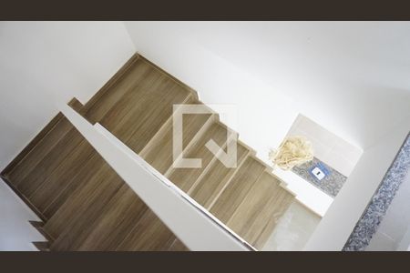 Casa de condomínio à venda com 220m², 3 quartos e 5 vagasEscada Segundo Andar