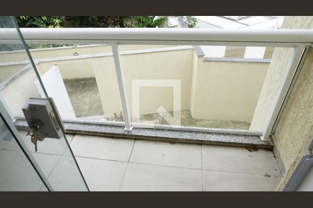 Casa de condomínio à venda com 220m², 3 quartos e 5 vagasVaranda - Quarto 2