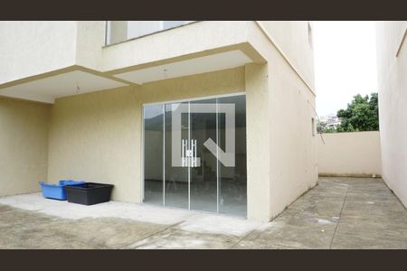 Casa de condomínio à venda com 220m², 3 quartos e 5 vagasFachada da Casa