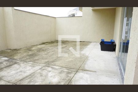 Casa de condomínio à venda com 220m², 3 quartos e 5 vagasQuintal / Frente Casa