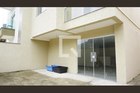 Casa de condomínio à venda com 220m², 3 quartos e 5 vagasFachada da Casa