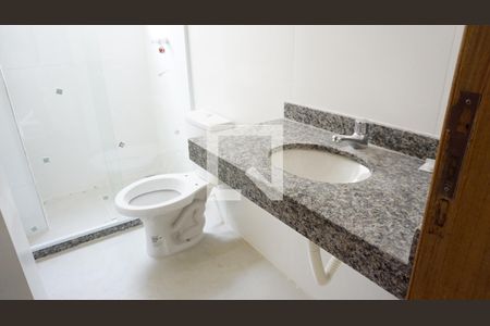 Casa de condomínio à venda com 220m², 3 quartos e 5 vagasBanheiro